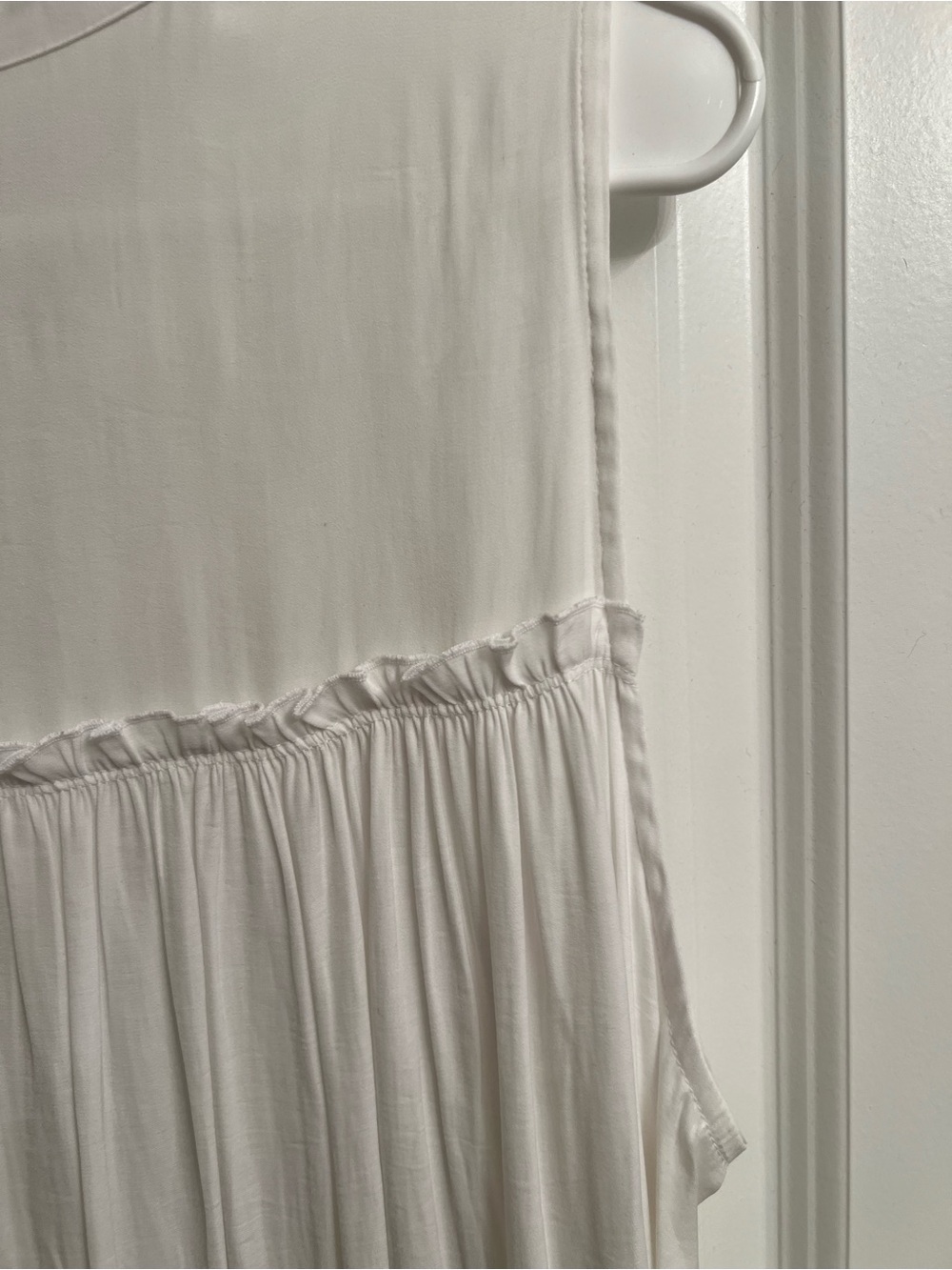 Lane Bryant White Sleeveless Pleated V-Neck Tunic - Picture 3 of 4